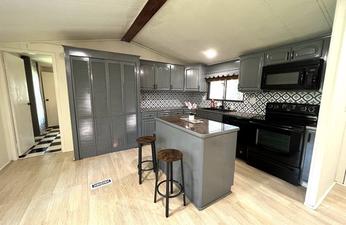 Magnolia House | Country style - Entire home in Magnolia with pool