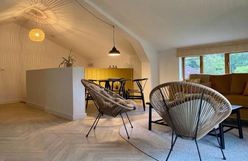 Abbess Roding House | Countryside Barn Close to Kent Vineyards