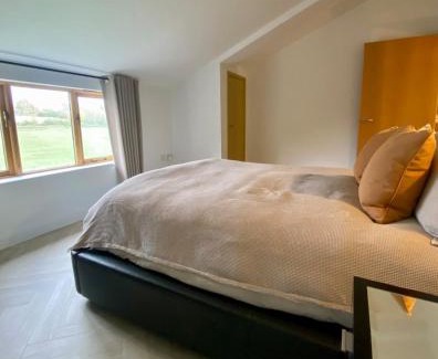 Abbess Roding House | Countryside Barn Close to Kent Vineyards