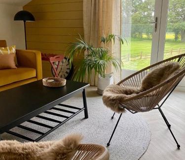 Abbess Roding House | Countryside Barn Close to Kent Vineyards