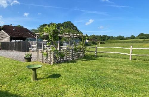 Abbess Roding House | Countryside Barn Close to Kent Vineyards