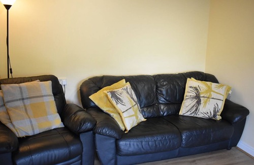 Glanwydden House | Countryside Apartment with private garden | Llandudno | Rhos on Sea