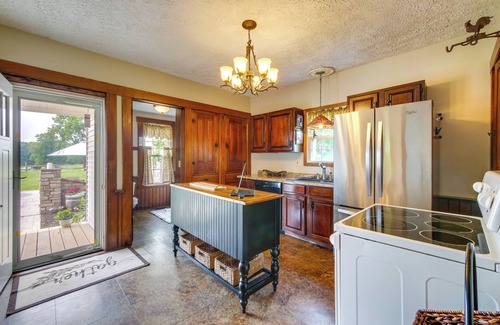 Wooster House | Countryside Home in Wooster w/Patio & Fire Pit