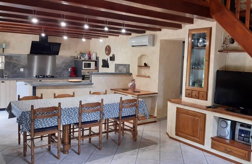 Montcabrier House | Countryside rental with private pool at the tip of three departments