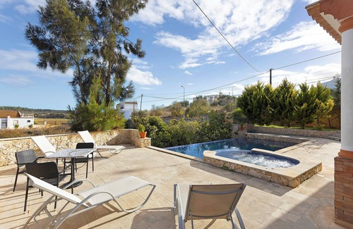 Sargacal Villa | Countryside Villa with Pool, Jacuzzi, Wi-Fi, Terraces & Garden