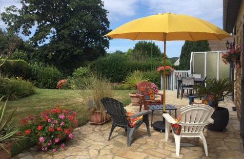 Anctoville-sur-Boscq House | Coup de cœur assuré ! CALM Comme à la Maison ! maison spacieuse avec grande terrasse pour 2 à 5 personnes proximité Granville et mer avec wifi et parking gratuits