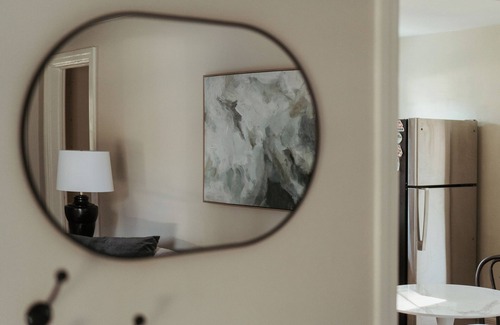 Covington House | Couple Getaway ~ Golf Cart ~ Under a Mile from the Covington Square