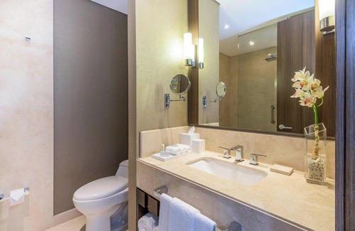 Calle 26 Hotel | Courtyard by Marriott Bogota Airport