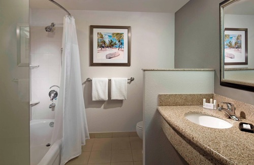 Dania Beach Hotel | Courtyard by Marriott Fort Lauderdale Airport & Cruise Port