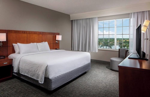 Dania Beach Hotel | Courtyard by Marriott Fort Lauderdale Airport & Cruise Port