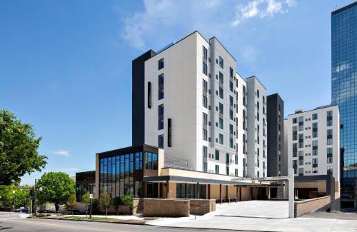 Downtown Knoxville Hotel | Courtyard by Marriott Knoxville Downtown