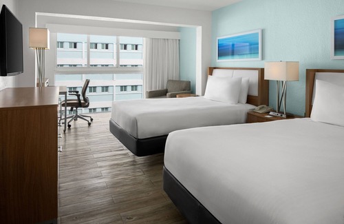 Downtown Nassau Resort | Courtyard by Marriott Nassau Downtown/Junkanoo Beach