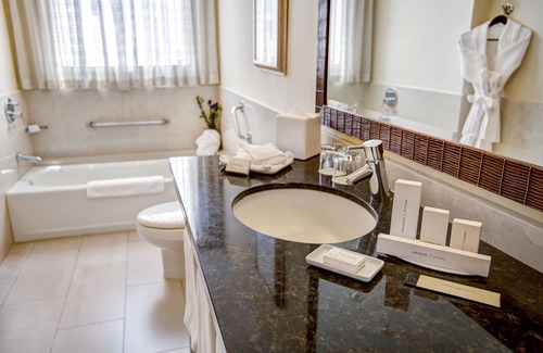 Panama City Hotel | Courtyard by Marriott Panama Multiplaza Mall