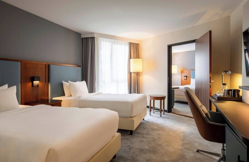 Arcueil Hotel | Courtyard by Marriott Paris Arcueil