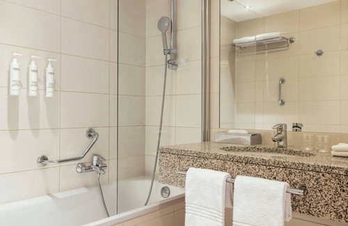 Arcueil Hotel | Courtyard by Marriott Paris Arcueil