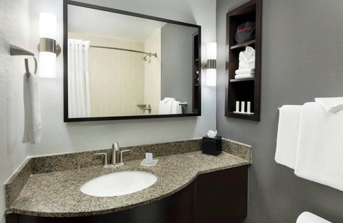 Woodland Hills Hotel | Courtyard by Marriott Los Angeles Woodland Hills