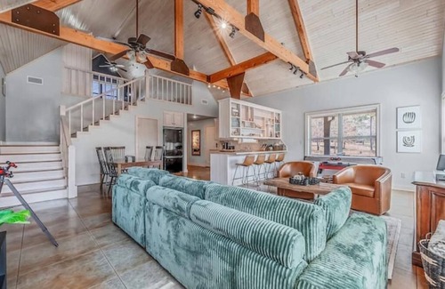 Quitman House | Cove Creek Cottage - Greers Ferry Lake-Quitman