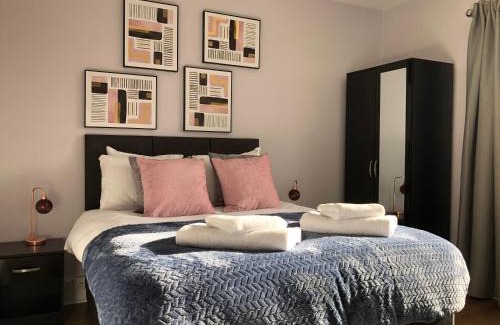 Coventry Apartment | Coventry Modern House, Private Parking, A45 A46, Sleeps 6, by EMPOWER HOMES