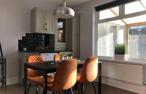 Coventry Apartment | Coventry Modern House, Private Parking, A45 A46, Sleeps 6, by EMPOWER HOMES