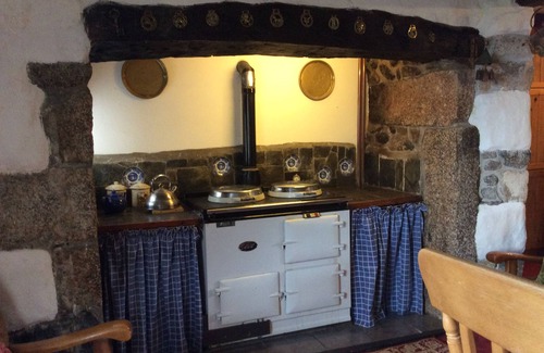 Coverack House | COVERACK rural Cornish farmhouse sea views