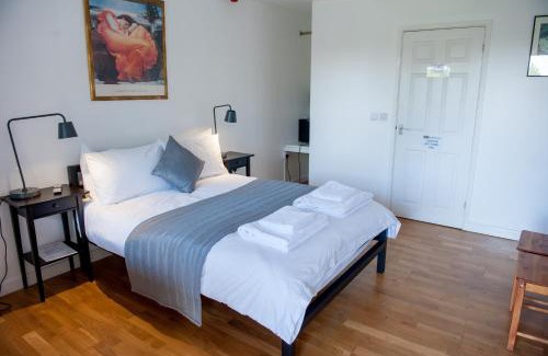 Cowbridge Hotel | Cowbridge Cabins