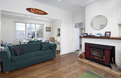 Cowes House | Cowes Coastal Retro Cottage