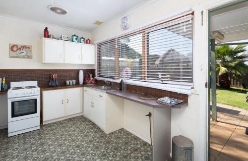 Cowes House | Cowes Coastal Retro Cottage