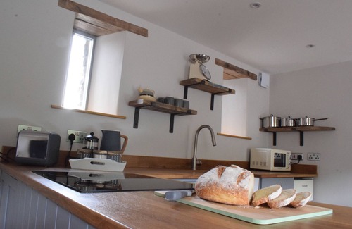 Abergavenny House | Cowshed near Abergavenny in the Black Mountains