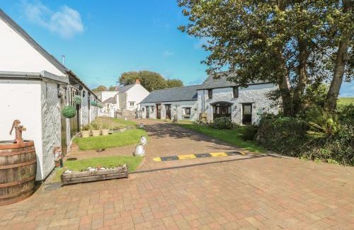 Milford Haven House | Cowslip Cottage