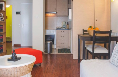 Athens Apartment | Coziest apt, 5' to Central Metro Station!