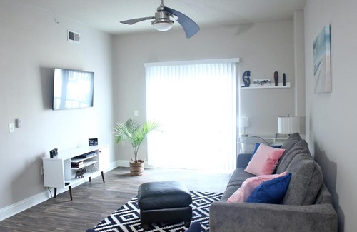 SouthPark Apartment | Cozy 1 Bed, Heart of SouthPark with Free Parking