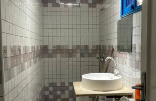 Fatou House | Cozy 1-bedroom apartment in brilliant Houmt Souk with AC