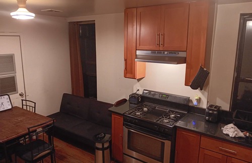 Bushwick Apartment | Cozy 1-bedroom apartment in enjoyable Brooklyn with Tv, WiFi, AC