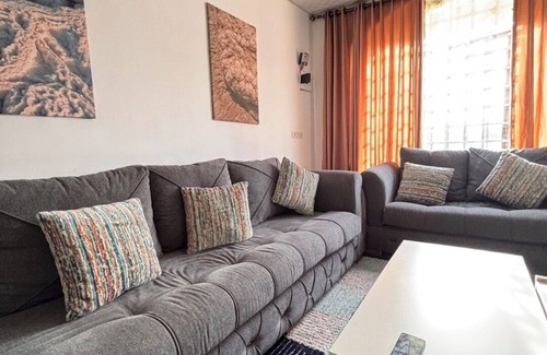 Sweimeh Apartment | Cozy 1-bedroom apartment with WiFi, AC in awesome Swemeh