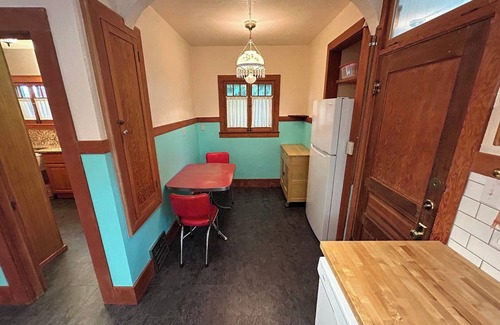 Grant Apartment | Cozy 1-bedroom apartment in enjoyable Salem with fitness room, WiFi