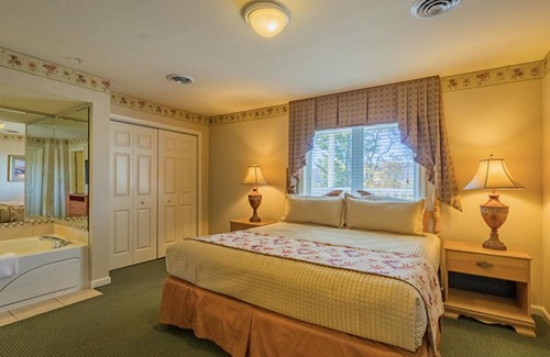 Williamstown Resort | Cozy 1-bedroom at a New England style resort in the Berkshire mountains