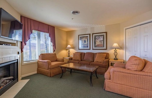 Williamstown Resort | Cozy 1-bedroom at a New England style resort in the Berkshire mountains