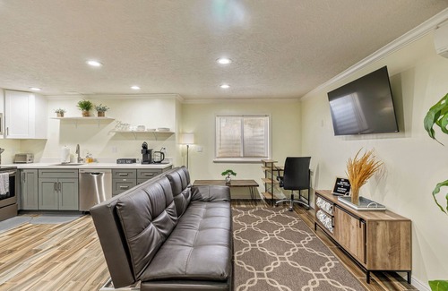 Layton Apartment | Cozy 1-Bedroom Basement Apartment, Free Parking, Kitchen, Washer/Dryer in Unit