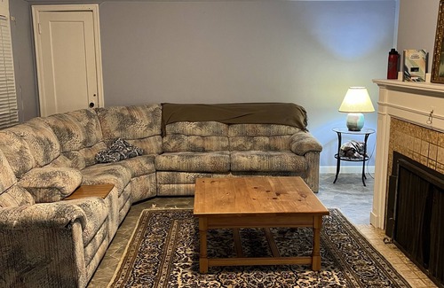 New Westminster Apartment | Cozy 1-Bedroom in the heart of New Westminster