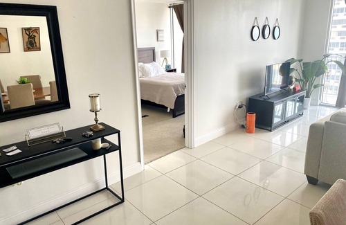 Edgewater Condo | Cozy 1-bedroom condo in downtown Miami with WiFi, fitness room, Double views
