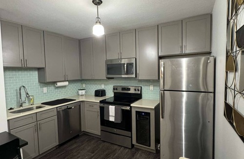 Azalea Park Condo | Cozy 1-bedroom condo in awesome Orlando with WiFi, AC