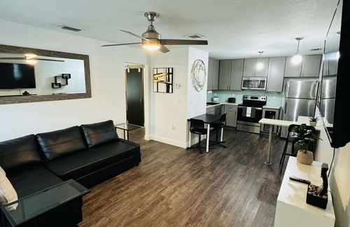 Azalea Park Condo | Cozy 1-bedroom condo in awesome Orlando with WiFi, AC
