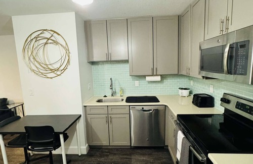 Azalea Park Condo | Cozy 1-bedroom condo in awesome Orlando with WiFi, AC
