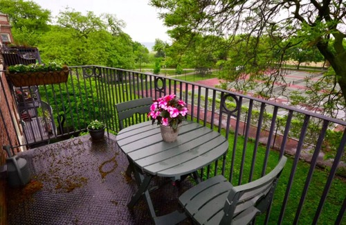 Forestview Apartment | Cozy 1 Bedroom Condo overlooking Lake Michigan 🏖