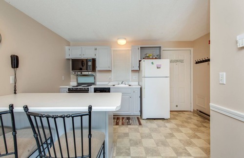 Gilford Condo | Cozy 1-bedroom condo with AC and WiFi in adorable Gilford