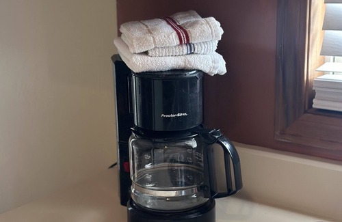 Findlay Apartment | Cozy 1 bedroom downtown