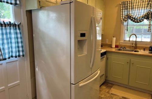 Gaffney House | Cozy 1-bedroom house with WiFi, AC on Historic College Drive in Gaffney,SC