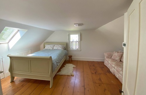 Waldoboro Other | Cozy 1850's farmhouse in the heart of midcoast Maine!