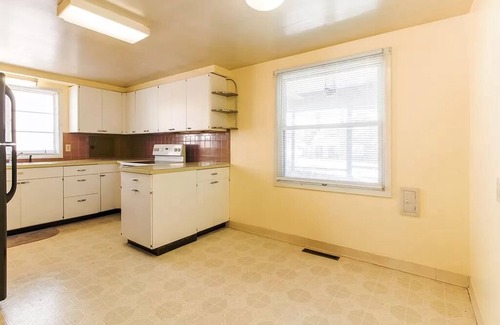 Mansfield Apartment | Cozy 1950s Ranch House