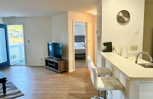 Lake Wylie Condo | Cozy 1BD/1BA condo in Lake Wylie & Charlotte, NC. Nestled in a tranquil setting